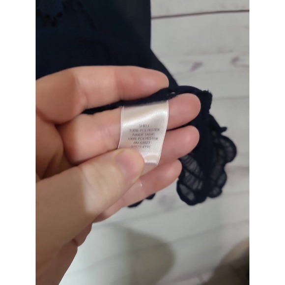 CJ Banks Navy Blue Embroidered Floral Lace Flowy Boho Top Womans Plus Size 1X - Picture 5 of 5